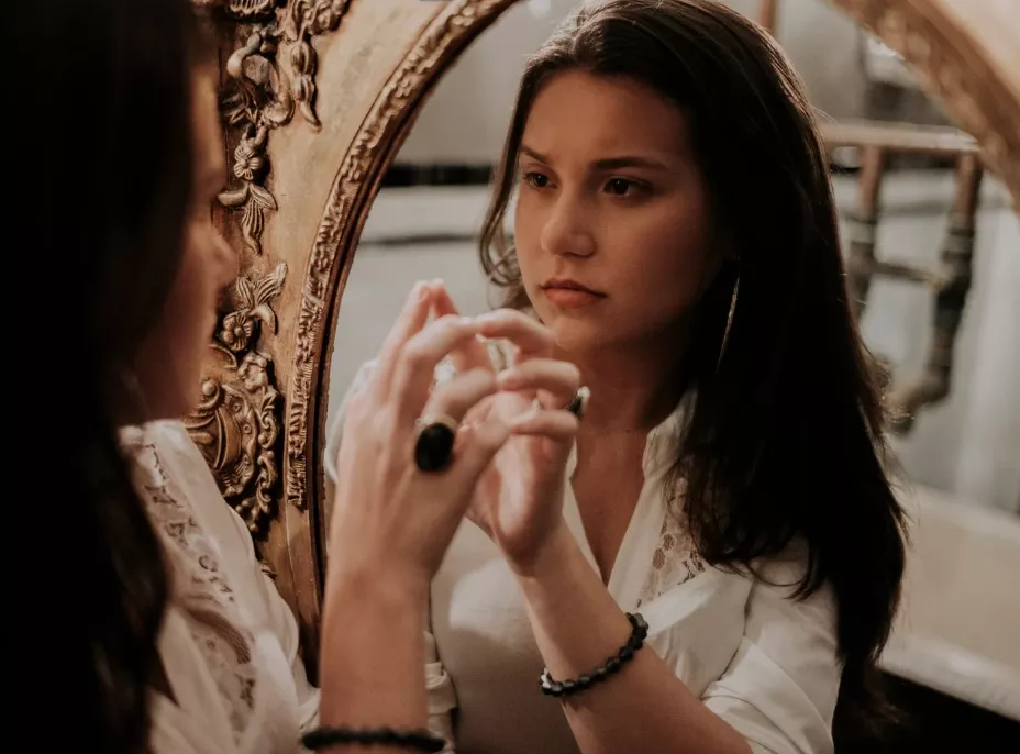 Le visage : miroir de votre histoire et reflet de votre identité